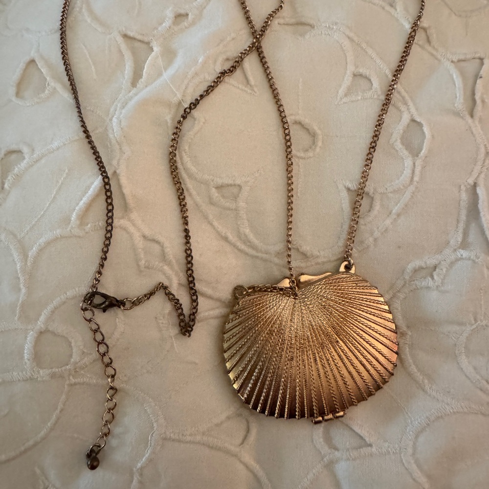 Gold Shell Pendant Necklace